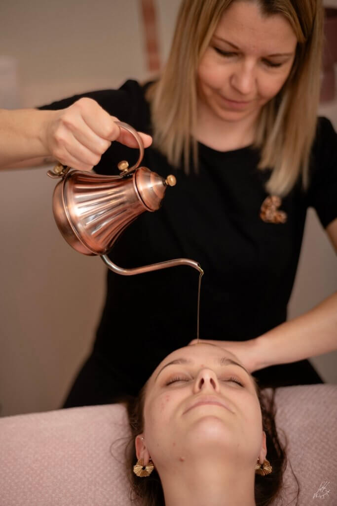 Shirotchampi, massage crânien ayurvédique.